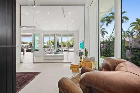 House in Fort Lauderdale, Florida 3 bedrooms, 249.91 sq.m. № 2255802 - photo 16