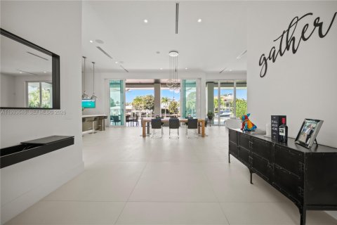 House in Fort Lauderdale, Florida 3 bedrooms, 249.91 sq.m. № 2255802 - photo 10