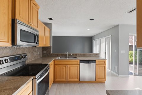 Casa en venta en Margate, Florida, 3 dormitorios, 174.66 m2 № 1976895 - foto 16