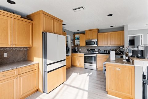 Casa en venta en Margate, Florida, 3 dormitorios, 174.66 m2 № 1976895 - foto 19