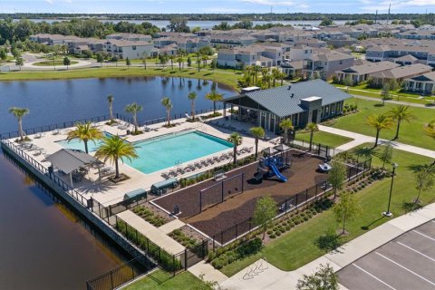 Casa en venta en Kissimmee, Florida, 5 dormitorios, 280.01 m2 № 1824229 - foto 20