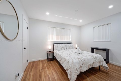 Снять в аренду виллу или дом в Норт-Майами, Флорида 3 спальни, 152.73м2, № 1950544 - фото 10