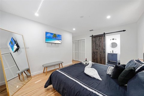 Снять в аренду виллу или дом в Норт-Майами, Флорида 3 спальни, 152.73м2, № 1950544 - фото 8