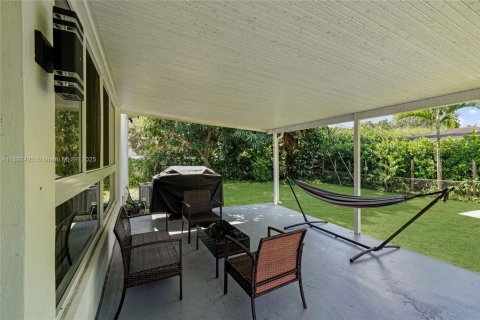 Снять в аренду виллу или дом в Норт-Майами, Флорида 3 спальни, 152.73м2, № 1950544 - фото 13
