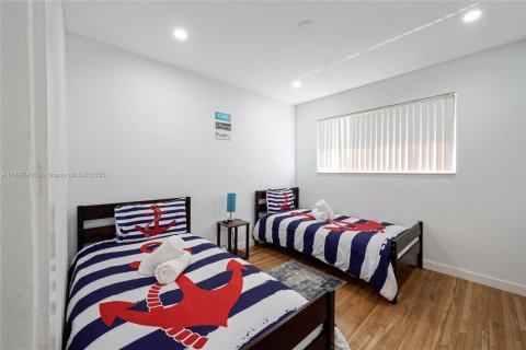 Снять в аренду виллу или дом в Норт-Майами, Флорида 3 спальни, 152.73м2, № 1950544 - фото 6