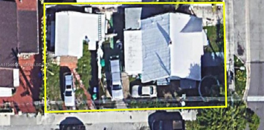 House in Miami, Florida 4 bedrooms, 157.19 sq.m. № 2000945