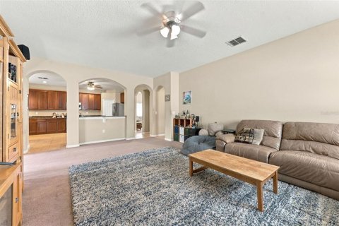 House in Hudson, Florida 6 bedrooms, 277.96 sq.m. № 2391594 - photo 11