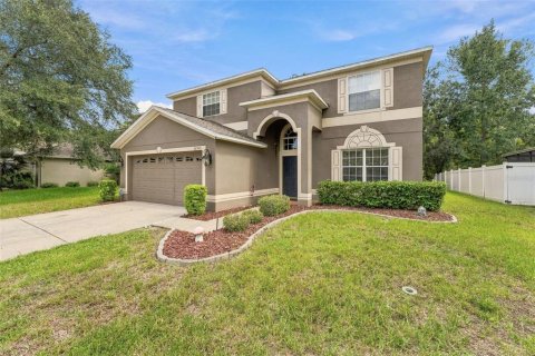 House in Hudson, Florida 6 bedrooms, 277.96 sq.m. № 2391594 - photo 2