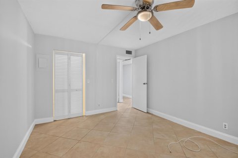 Condo in Delray Beach, Florida, 2 bedrooms № 2259696 - photo 12
