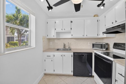 Condo in Delray Beach, Florida, 2 bedrooms № 2259696 - photo 9