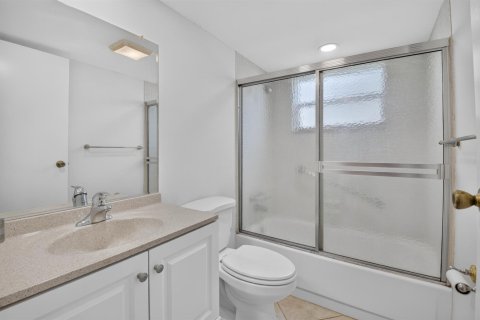 Condo in Delray Beach, Florida, 2 bedrooms № 2259696 - photo 10