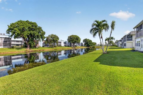 Condo in Delray Beach, Florida, 2 bedrooms № 2259696 - photo 4