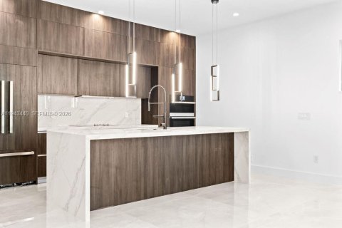 Adosado en venta en Fort Lauderdale, Florida, 4 dormitorios № 2000230 - foto 9