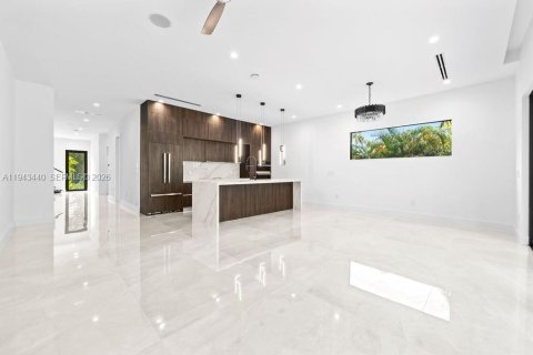 Adosado en venta en Fort Lauderdale, Florida, 4 dormitorios № 2000230 - foto 5