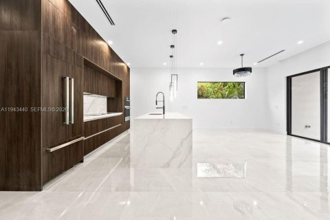 Adosado en venta en Fort Lauderdale, Florida, 4 dormitorios № 2000230 - foto 8