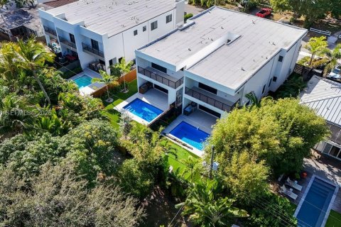 Adosado en venta en Fort Lauderdale, Florida, 4 dormitorios № 2000230 - foto 4