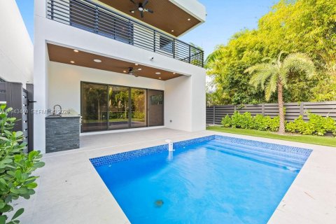 Adosado en venta en Fort Lauderdale, Florida, 4 dormitorios № 2000230 - foto 27