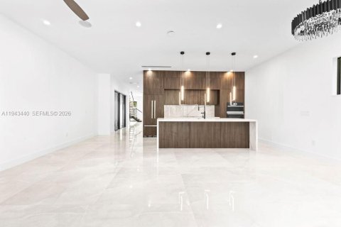 Adosado en venta en Fort Lauderdale, Florida, 4 dormitorios № 2000230 - foto 7