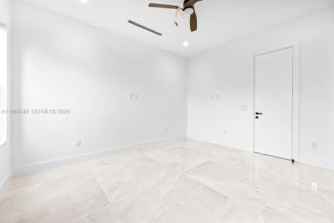Adosado en venta en Fort Lauderdale, Florida, 4 dormitorios № 2000230 - foto 21