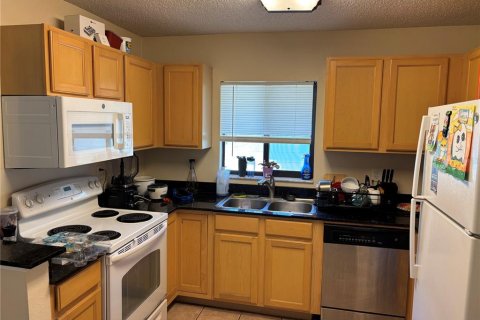 Condo in Sanford, Florida, 2 bedrooms № 2259270 - photo 12