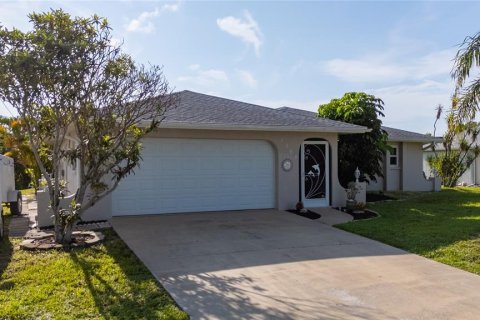 Villa ou maison à vendre à Englewood, Floride: 2 chambres, 118.91 m2 № 1837465 - photo 2