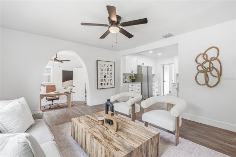Casa en venta en Saint Petersburg, Florida, 3 dormitorios, 110.55 m2 № 2166923 - foto 4