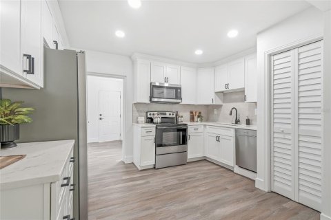 Casa en venta en Saint Petersburg, Florida, 3 dormitorios, 110.55 m2 № 2166923 - foto 7
