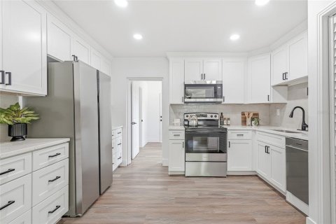Casa en venta en Saint Petersburg, Florida, 3 dormitorios, 110.55 m2 № 2166923 - foto 6