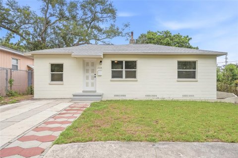 Casa en Saint Petersburg, Florida 3 dormitorios, 110.55 m2 № 2166923