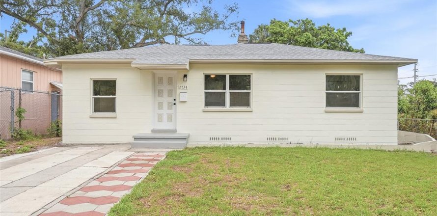 Casa en Saint Petersburg, Florida 3 dormitorios, 110.55 m2 № 2166923