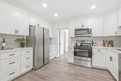 Casa en venta en Saint Petersburg, Florida, 3 dormitorios, 110.55 m2 № 2166923 - foto 5