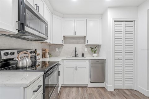 Casa en venta en Saint Petersburg, Florida, 3 dormitorios, 110.55 m2 № 2166923 - foto 8