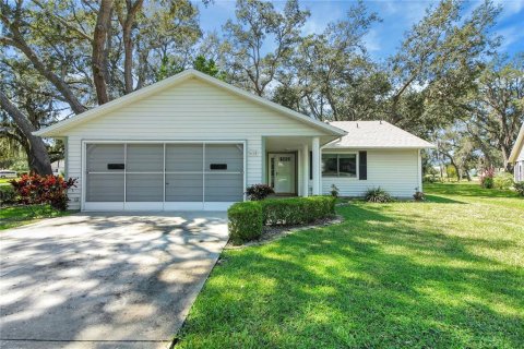 House in Leesburg, Florida 2 bedrooms, 109.81 sq.m. № 1905164 - photo 1
