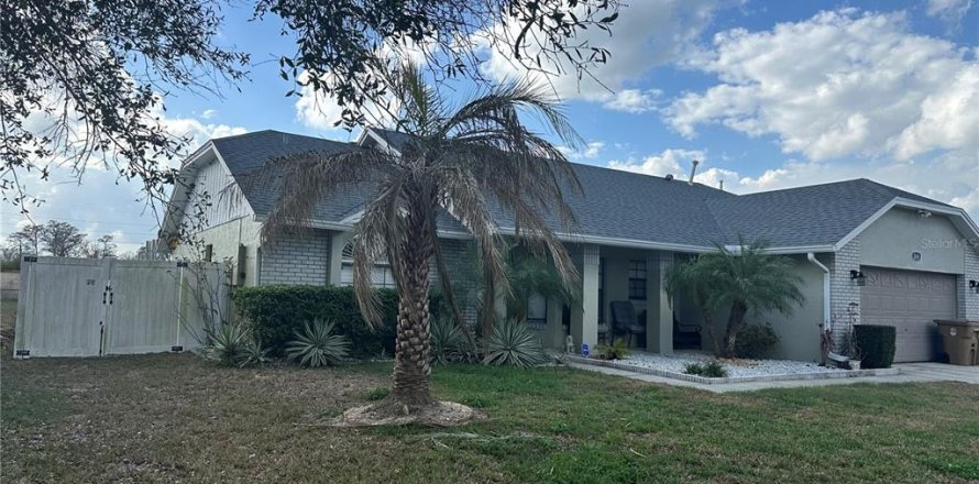 Casa en Kissimmee, Florida 3 dormitorios, 151.9 m2 № 1755071