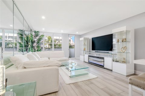Condo in Miami Beach, Florida, 1 bedroom  № 2054184 - photo 6