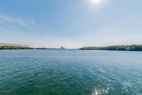 Купить кондоминиум в Санни-Айлс-Бич, Флорида 1 спальня, 70.79м2, № 1999763 - фото 11