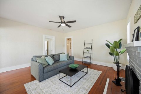 House in Bradenton, Florida 2 bedrooms, 123 sq.m. № 2100254 - photo 13