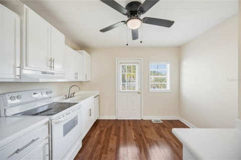 House in Bradenton, Florida 2 bedrooms, 123 sq.m. № 2100254 - photo 17