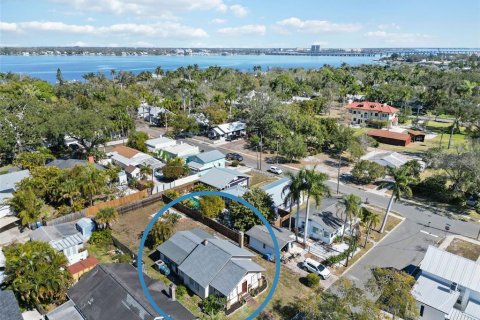 House in Bradenton, Florida 2 bedrooms, 123 sq.m. № 2100254 - photo 2
