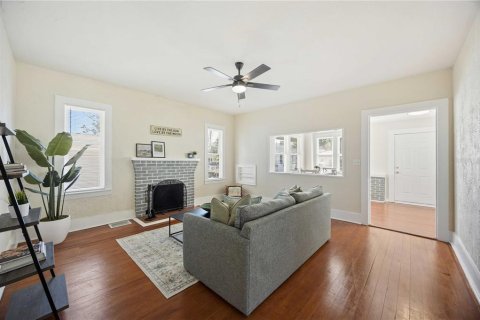 House in Bradenton, Florida 2 bedrooms, 123 sq.m. № 2100254 - photo 4