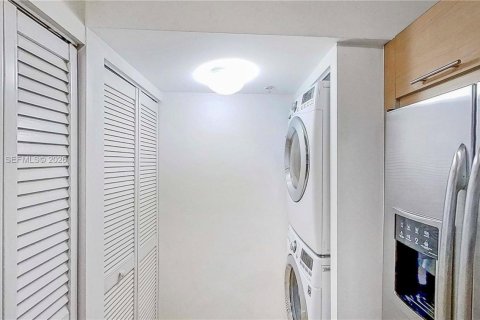 Condominio en venta en Miami, Florida, 2 dormitorios, 97.64 m2 № 2024725 - foto 13