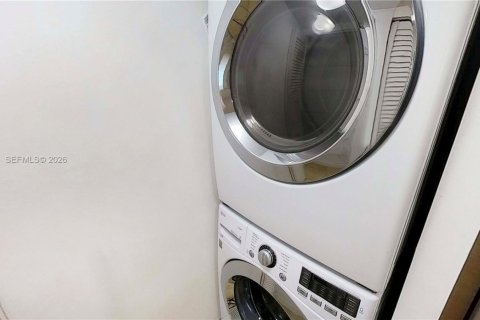 Condominio en venta en Miami, Florida, 2 dormitorios, 97.64 m2 № 2024725 - foto 8