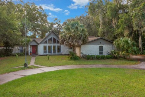 House in Ocala, Florida 5 bedrooms № 1944956 - photo 2