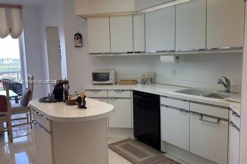 Condominio en venta en Aventura, Florida, 2 dormitorios, 208.1 m2 № 1934286 - foto 10