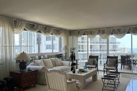 Condominio en venta en Aventura, Florida, 2 dormitorios, 208.1 m2 № 1934286 - foto 4