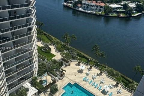 Condominio en venta en Aventura, Florida, 2 dormitorios, 208.1 m2 № 1934286 - foto 2