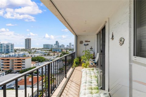 Condominio en venta en Miami Beach, Florida, 1 dormitorio, 73.76 m2 № 1951271 - foto 2