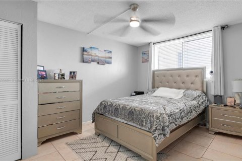 Condominio en venta en Miami Beach, Florida, 1 dormitorio, 73.76 m2 № 1951271 - foto 12