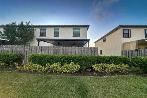 Touwnhouse à vendre à Miami, Floride: 4 chambres, 168.62 m2 № 2010057 - photo 24