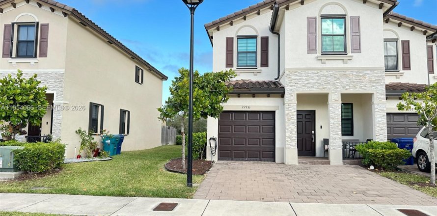 Touwnhouse à Miami, Floride 4 chambres, 168.62 m2 № 2010057